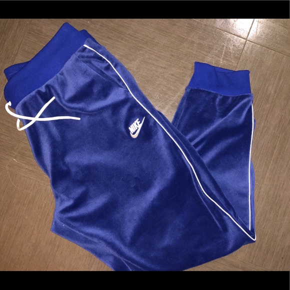 nike velvet sweatpants